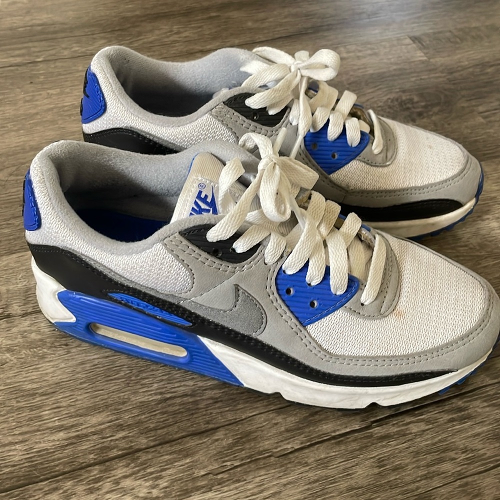 Nike Air Max 90 size 7